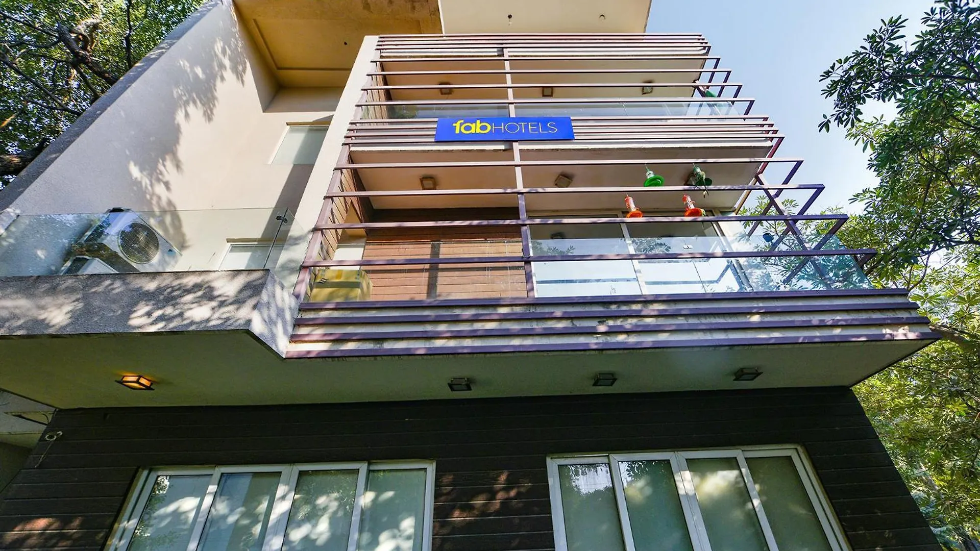 *** ホテル Fabhotel Micasa グルガウン インド