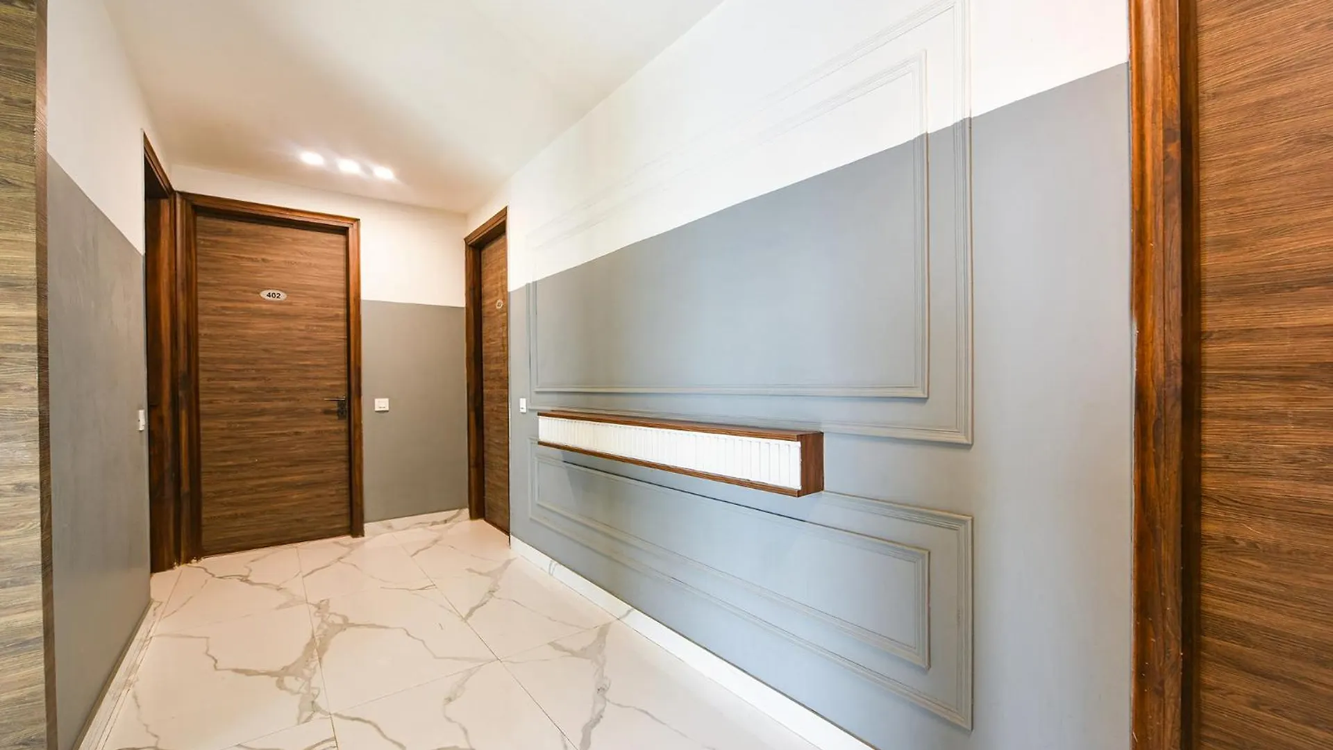 Fabhotel Micasa グルガウン ホテル