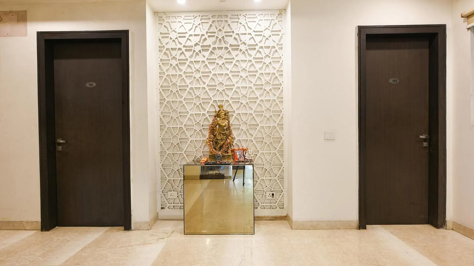 Fabhotel Micasa グルガウン ホテル
